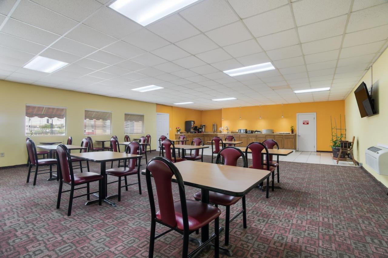 Americas Best Value Inn Tulsa I-44 Exterior photo