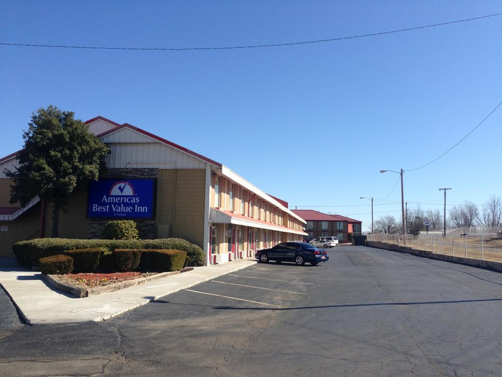 Americas Best Value Inn Tulsa I-44 Exterior photo