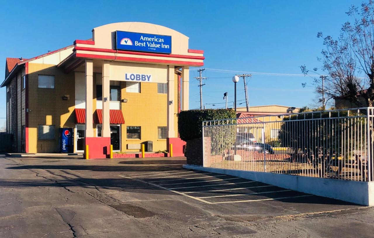 Americas Best Value Inn Tulsa I-44 Exterior photo
