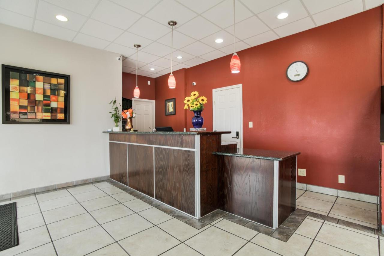 Americas Best Value Inn Tulsa I-44 Exterior photo
